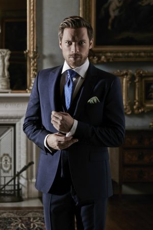 Single-breasted peak lapel wool one button blue lounge suit